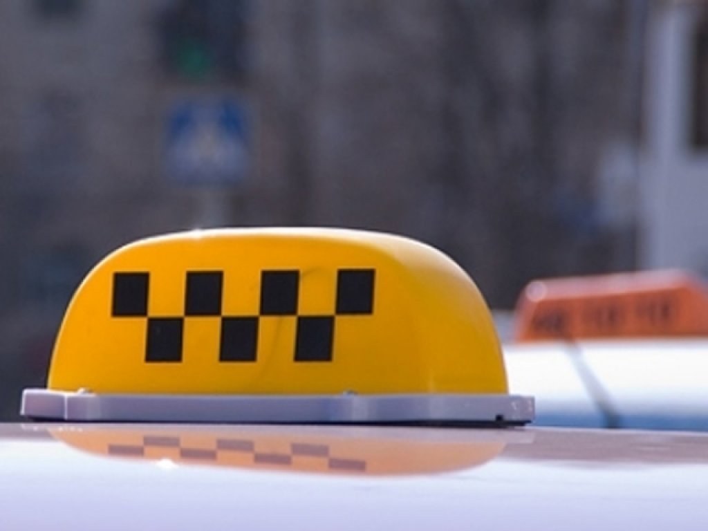 Olotda avtomashinaning “taksi” logotipi tushirilgan jihozini o‘g‘irlagan shaxs fosh etildi